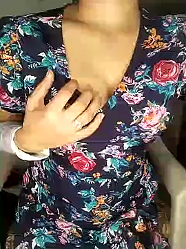 Snapshot of Savita2310 chatting on November 19, 6:52 pm Savita2310 online show from November 19, 6:52 pm