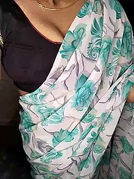 Snapshot of Savita2310 chatting on November 22, 5:56 pm Savita2310 online show from November 22, 5:56 pm