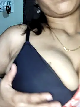 Snapshot of Savita2310 chatting on November 26, 7:15 pm Savita2310 online show from November 26, 7:15 pm