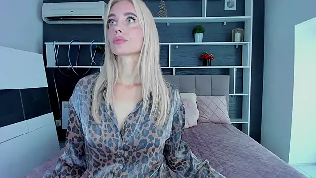 SabrinaSharm online show from September 20, 11:55 am