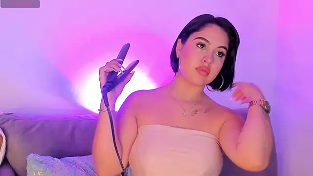 Snapshot of AnaLevii chatting on January 7, 11:23 am AnaLevii online show from January 7, 11:23 am