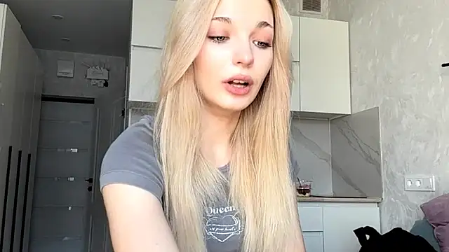 Snapshot of MycuteMolly chatting on October 2, 10:33 am MycuteMolly online show from October 2, 10:33 am