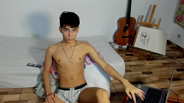 AliottTwink online show from December 3, 1:13 am