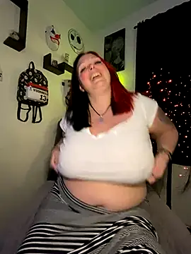 Snapshot of voorheesgirl chatting on October 9, 1:58 am voorheesgirl online show from October 9, 1:58 am