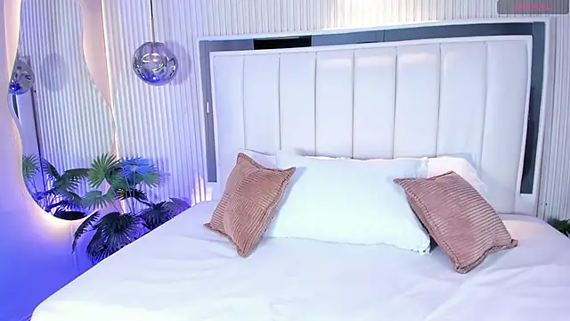 MariathLittle online show from October 28, 5:37 pm