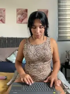 greciadom555 online show from April 8, 9:26 pm