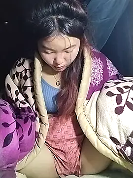 lylylove online show from February 3, 3:04 am