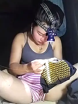 lylylove online show from February 17, 12:23 pm