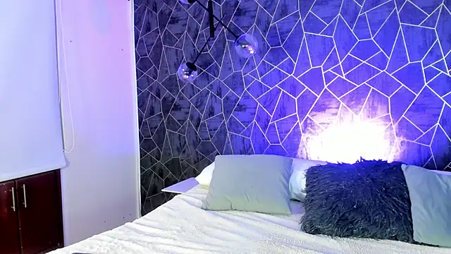 skailyn angels online show from November 19, 4:45 am