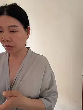xiiuuff18 online show from June 25, 11:09 pm