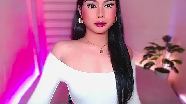 Snapshot of MissRumi_Hunter chatting on May 20, 10:38 pm MissRumi Hunter online show from May 20, 10:38 pm