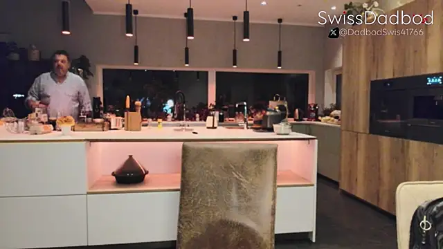 SwissDadbod online show from September 16, 9:16 pm