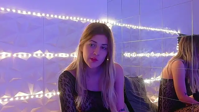 Aishha  online show from October 31, 6:03 am