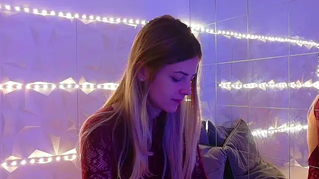 Aishha  online show from November 4, 6:01 am