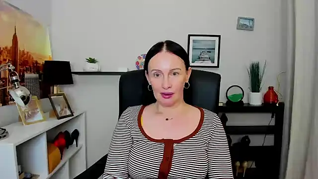 Snapshot of Velvet_Jasmine chatting on October 14, 5:36 pm Velvet Jasmine online show from October 14, 5:36 pm