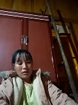 miss-su online show from October 25, 12:45 pm