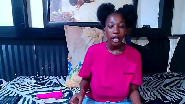 DarkQueen25x online show from March 5, 8:05 pm