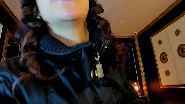 aitana johns online show from December 19, 12:12 pm