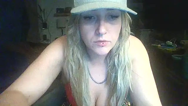 Snapshot of cutiekayls chatting on June 30, 6:14 am cutiekayls online show from June 30, 6:14 am