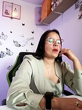 Daliz Leon online show from September 24, 3:48 pm