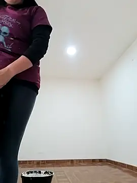 Daliz Leon online show from October 15, 3:12 pm