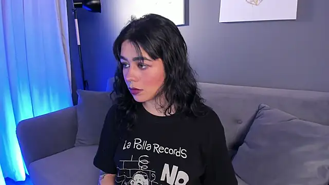 flower smith  online show from November 7, 11:43 am