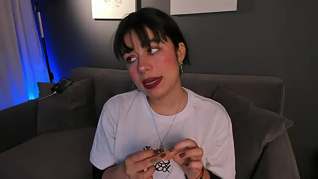 flower smith  online show from November 17, 12:00 pm