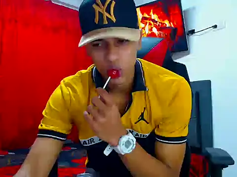 Snapshot of cristian_tayron1 chatting on June 21, 5:59 pm cristian tayron1 online show from June 21, 5:59 pm