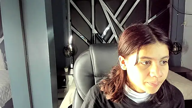 Julieth brown  online show from October 2, 7:32 pm