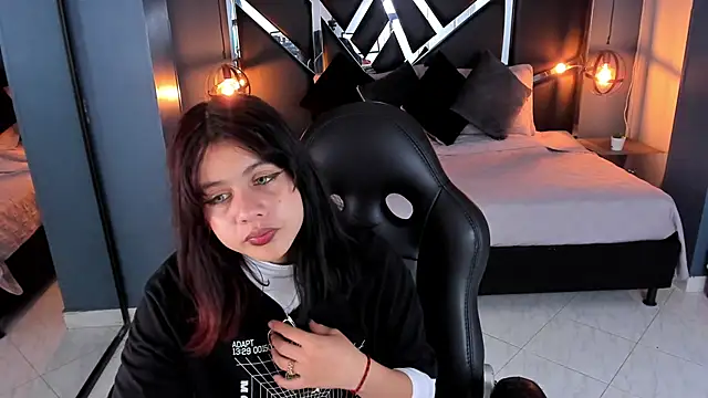 Julieth brown  online show from October 11, 7:34 pm