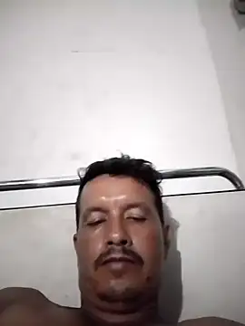 colombiano198720 online show from November 26, 1:28 am