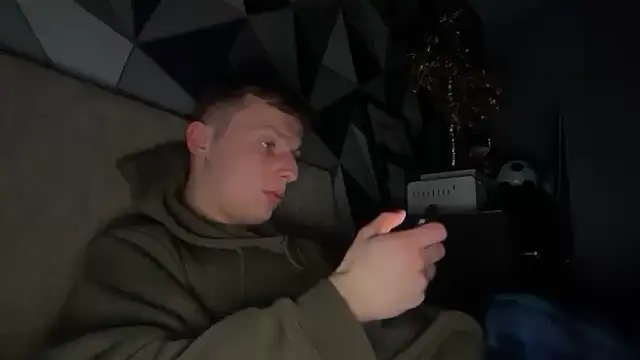 Oliver harrison online show from February 3, 12:42 am