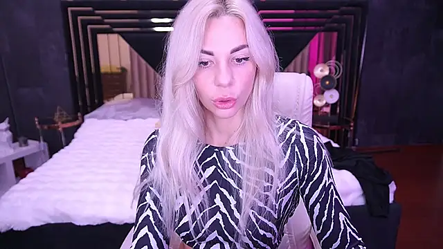 BellaRayyy online show from November 23, 9:03 pm