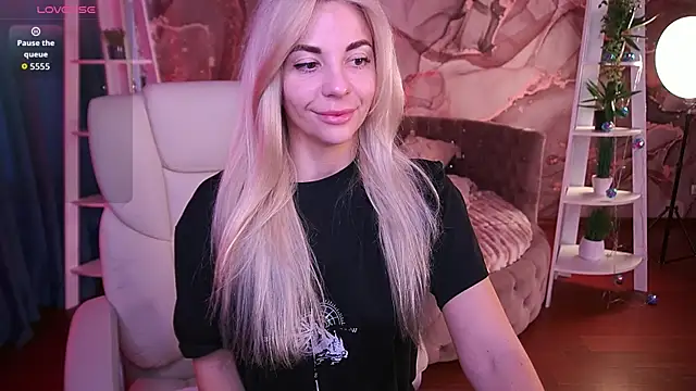 BellaRayyy online show from March 16, 5:44 am