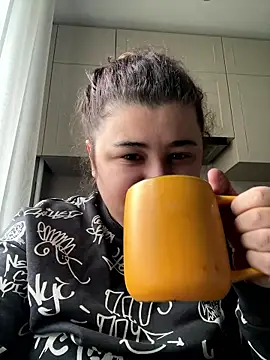 AliceCurlyX online show from January 10, 10:50 am