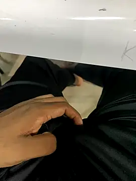 Snapshot of Senurak99 chatting on September 8, 4:17 pm Senurak99 online show from September 8, 4:17 pm