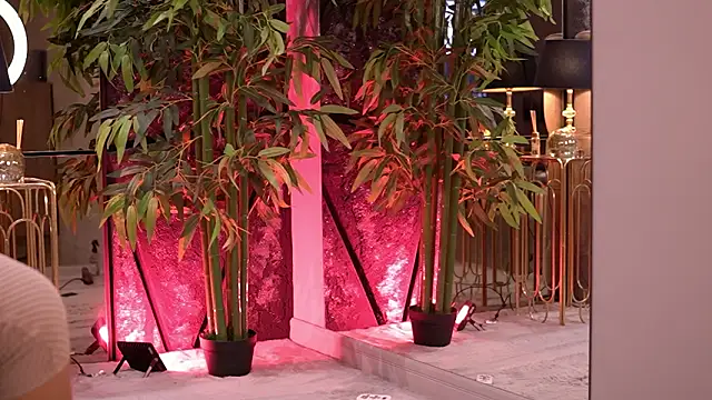 StephieRouse online show from March 12, 7:36 am