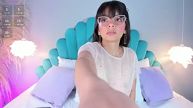 Snapshot of AlassiaHocthner chatting on November 21, 11:53 am AlassiaHocthner online show from November 21, 11:53 am