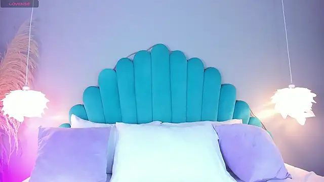 Snapshot of AlassiaHocthner chatting on November 25, 11:54 am AlassiaHocthner online show from November 25, 11:54 am