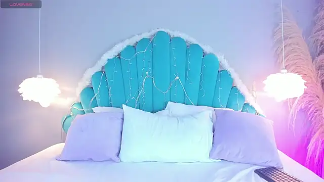 Snapshot of AlassiaHocthner chatting on December 4, 12:03 pm AlassiaHocthner online show from December 4, 12:03 pm