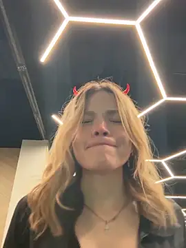 SMELLSEX online show from October 30, 6:30 pm