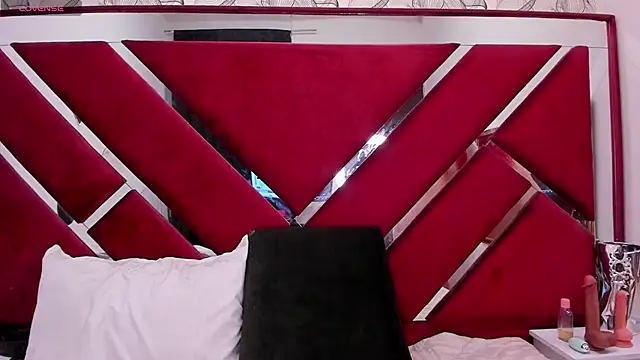 Dafne Fire online show from October 9, 12:25 pm