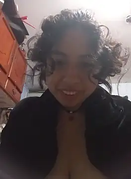 Snapshot of Syndel23 chatting on October 5, 1:37 am Syndel23 online show from October 5, 1:37 am