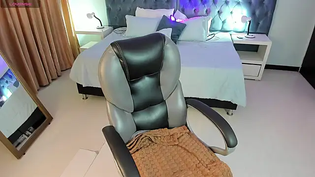 Blair red  online show from April 1, 12:06 pm