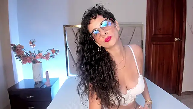 AmaraYasbel online show from February 12, 6:36 pm