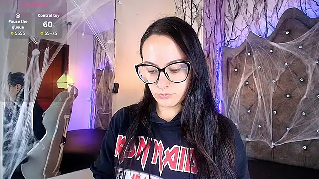 Zami Escobar of online show from October 27, 5:17 pm