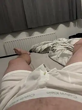 Snapshot of Charlie919111 chatting on October 10, 4:44 am Charlie919111 online show from October 10, 4:44 am