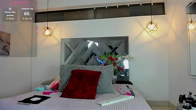 Candy Hott7 online show from December 20, 9:22 pm