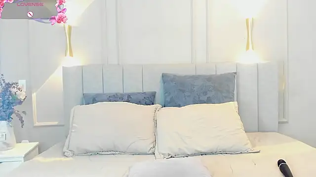 victoria bourne online show from October 22, 7:02 pm