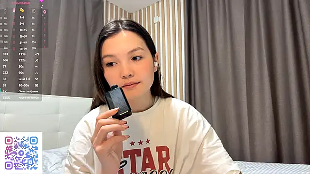 KiraVelvet online show from October 1, 6:03 pm